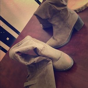 Knee high, Tan boots, Small Heel, Clean